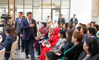 Аким области отметил важность вклада женщин в общество на вечере в Туркестане