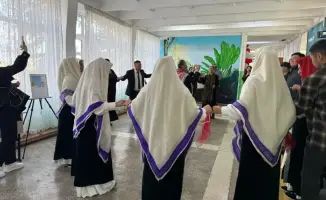 Яркие культурные традиции на избирательном участке: голосование как символ единства