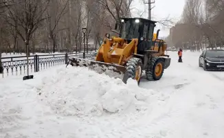 42 тысячи кубометров снега вывезли из Астаны ночью