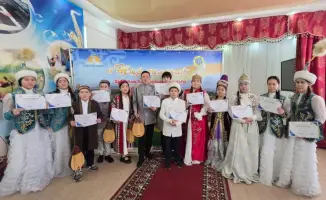 В Балхаше прошел первый школьный айтыс с участием местных учеников