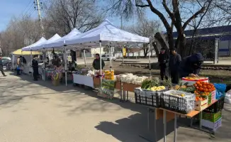 Ярмарка сельхозпродукции в Алатау в день референдума