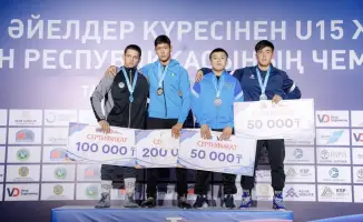 Трое борцов из Абай завоевали золотые медали на чемпионате Казахстана по греко-римской борьбе среди юношей до 15 лет