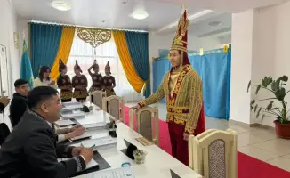 Участие 'Золотого человека' в референдуме подчеркивает связь с культурой Казахстана