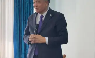 Словесные мосты: встреча с кыргызским писателем Султаном Раевым в Астане