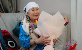 Аким области Марат Ахметжанов поздравил женщин-ветеранов Кокшетау с 8 Марта