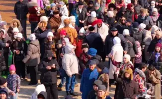 Тысячи людей и обряд: праздник Көрісу в Астане