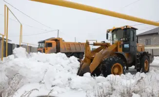 В Акмолинской области продолжается вывоз снега и подготовка к паводкам: вывезено 936,7 тыс. кубометров снега