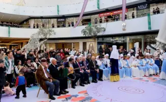 В Астане прошел городской конкурс молодых дизайнеров "ӘСЕМ FASHION" с участием ИИ-робота