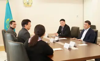 Аким Туркестанской области обсудил культуру с деятелями