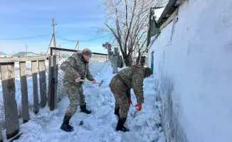 Национальная гвардия МВД РК активно участвует в борьбе с возможными подтоплениями в Аркалыке