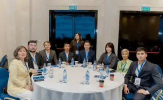 Сотрудники Бюро прокладывают мосты в мире английского языка с программой C5+ONE