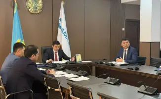 Граждане обсуждают насущные проблемы ЖКХ на встрече с вице-министром в общественной приёмной AMANAT