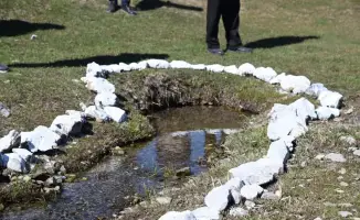 ТУРКЕСТАН: В СОЗАКСКОМ РАЙОНЕ ВОДЫ РОДНИКОВ ЗАЗВУЧАЛИ НОВОЙ ЖИЗНЬЮ В РАМКАХ ЭКОЛОГИЧЕСКОЙ АКЦИИ «МӨЛДІР БҰЛАҚ»