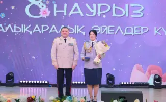 Награждение капитана полиции за спасение семьи от утечки угарного газа