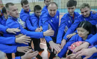 Бейбит Исабаев поддержал мужскую волейбольную команду «Жетісу» после победы в Суперкубке Казахстана