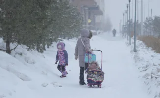 Введение ежемесячного пособия для семей с детьми в Кыргызстане: как это повлияет на социальные программы в Казахстане и соседних странах?