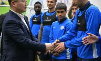 Аким области Асаин Байханов отметил международное значение возвращения ФК «Иртыш» в Премьер-лигу Казахстана