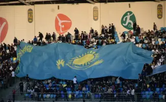 Футбольный матч Актобе Тобол на стадионе Туркестан поддержка референдума