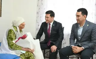 Жетысайские матери-долгожительницы получили поздравления