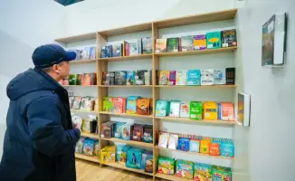 Книжная ярмарка Nauryz Kitap Fair в Астане выставка литературы авторов и издателей