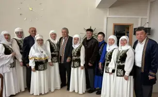 День Шанырака: столичные пенсионеры рассказали студентам о национальных традициях и дали свое благословение