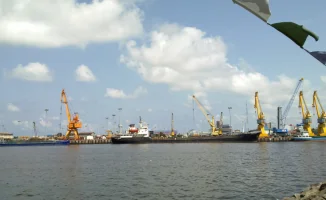 Бендер-Энзели подвергся воздушной атаке