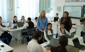 Сельская школа в Казахстане становится первой референс-школой Google, подчеркивая важность цифровизации образования в отдаленных регионах