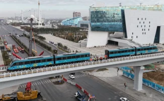 Необычный тест-драйв LRT в Астане: вагоны тянут на верёвке