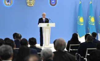 Президент Токаев поручил навести порядок в финансировании науки на встрече с научной общественностью в КазНУ имени аль-Фараби