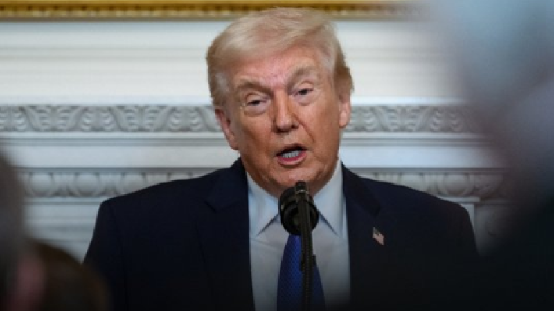 Трамп: Военный эскорт и страховка для Ормузского пролива {city2}