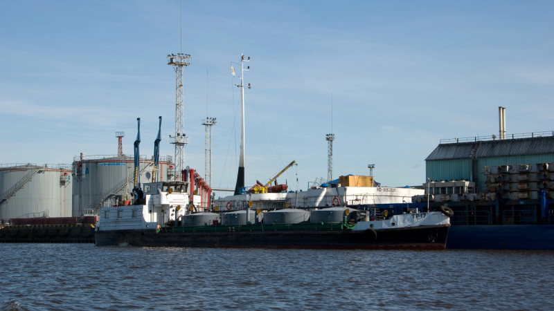 Трамп приостановил санкции на российскую нефть: глобальные последствия до 11 апреля {city2}