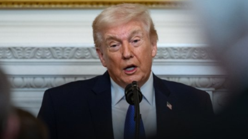 Трамп заявил о поддержке смены руководства в Иране и наличии кандидатов от США {city2}