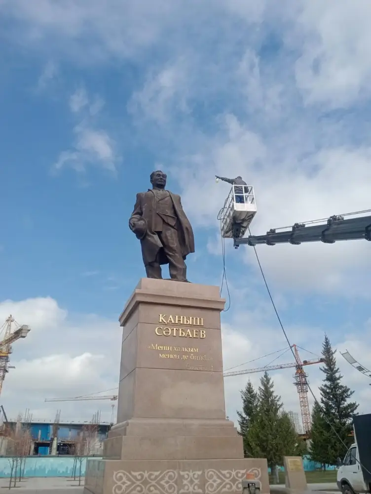 В Астане продолжается акция «Таза Қазақстан»: очищены более 60 памятников {city2}