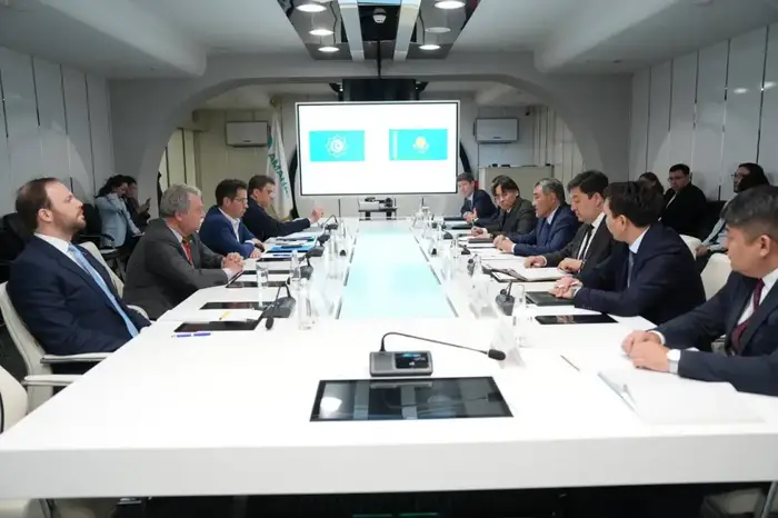 Казахстан и Организация тюркских государств обсуждают проекты по борьбе с засухами {city2}