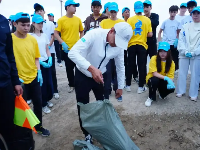 Плоггинг в Кызылординской области уборка 20 тонн мусора акция Мөлдір бұлақ {city2}