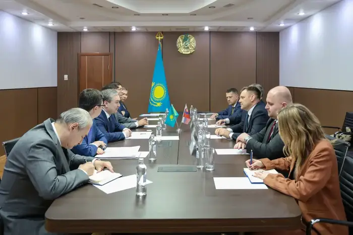 Участие Ерсайына Нагаспаева в международных встречах подчеркивает открытость Казахстана для иностранных инвестиций и развитие промышленного сектора {city2}