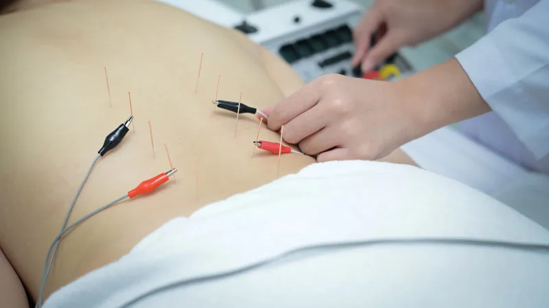 20-летний житель Актау Фирдауси Лепес полгода ждет справедливости после неудачного курса иглотерапии в частной клинике Астаны {city2}