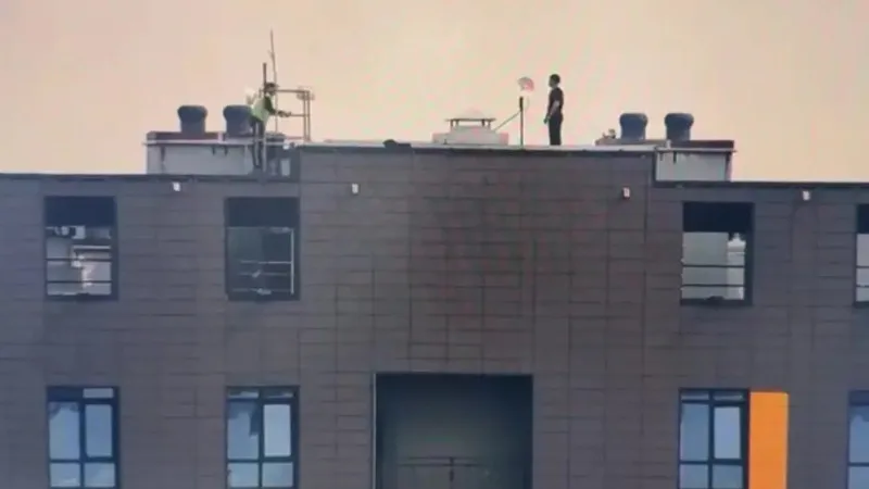 Суд наказал 18-летнего парня за инцидент на крыше ЖК 'Коркем-3' в Астане {city2}