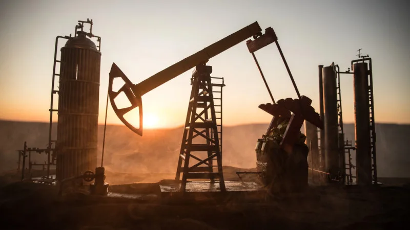 Нефтяной шторм: цены на Brent взмывают в небо на фоне дипломатической туманности между США и Ираном {city2}