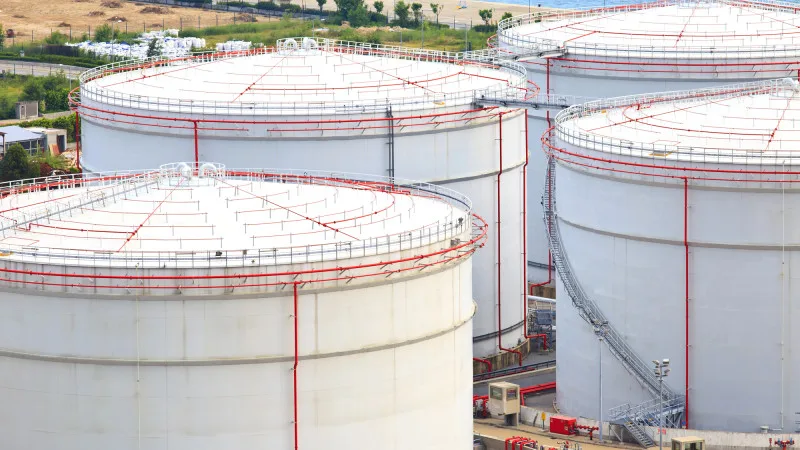 Рост цен на нефть Brent выше 115 долларов: последствия для экономики и жизни граждан {city2}