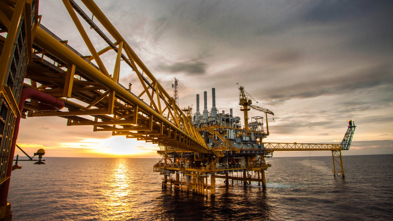 ОПЕК+ увеличивает квоты на добычу нефти: как это повлияет на мировые цены и экономику стран-импортеров? {city2}
