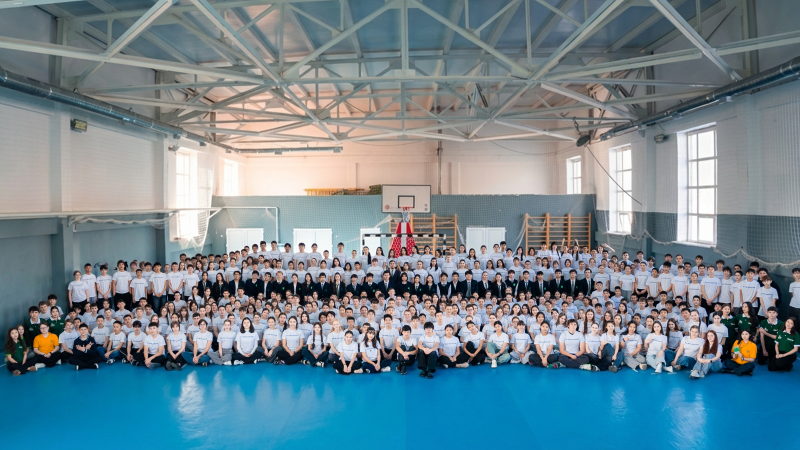 Школьник из аула стал катализатором изменений: 22 гранта для детей и объединение 10 тысяч восьмиклассников на II туре олимпиады IQanat {city2}