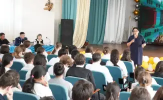 Поддержка подростков в кибербезопасности и борьбе с буллингом: правовой марафон в Карагандинской области