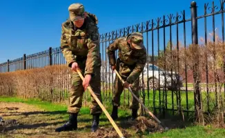 Военнослужащие Национальной гвардии поддержали пожилых людей, проведя экоакцию в Центре социального обслуживания «Шарапат»