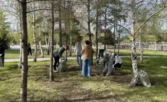 Участие казахских дипломатов в субботнике подчеркивает важность общественной активности в вопросах экологии