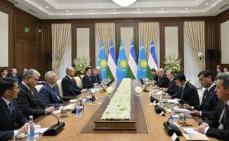 Токаев и Мирзиёев обсудили беспрецедентно высокий уровень отношений между Казахстаном и Узбекистаном