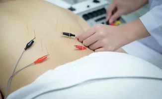 20-летний житель Актау Фирдауси Лепес полгода ждет справедливости после неудачного курса иглотерапии в частной клинике Астаны