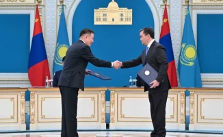 Казахстан и Монголия подписали 13 документов по итогам переговоров, что свидетельствует о укреплении двусторонних отношений между странами.