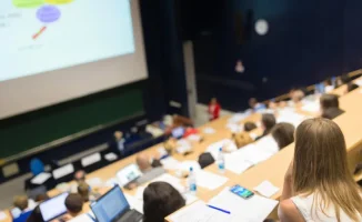 Министр науки Казахстана предупреждает: отсутствие навыков работы с ИИ у преподавателей угрожает качеству образования