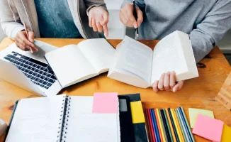 Казахстан: Выпускники, обучавшиеся за счёт бюджета, обязаны отработать гранты — что нужно знать о новых требованиях в 2026 году